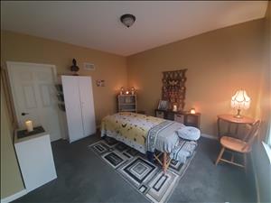 Lynn "Beauty" Browne