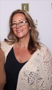 Angela Holmes